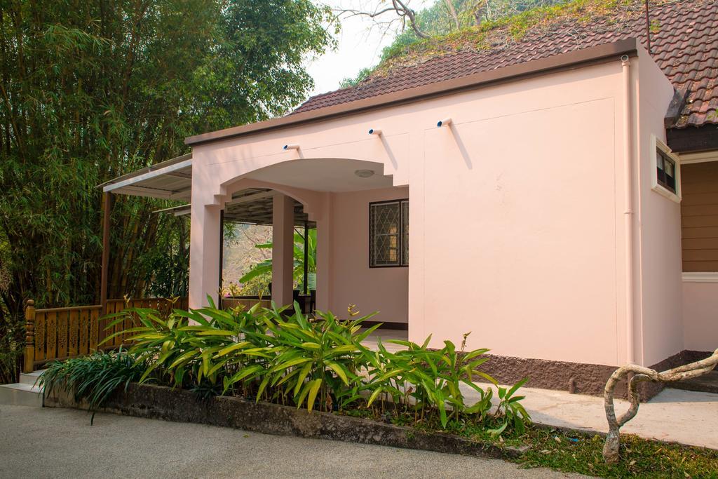 Rinrada Resort Chiang Mai Exteriör bild